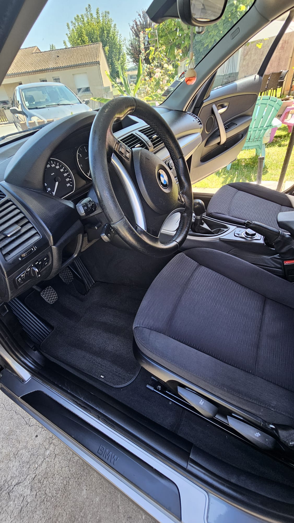 e1953bdd-9534-4cf0-bcd4-581e3b0b61ba